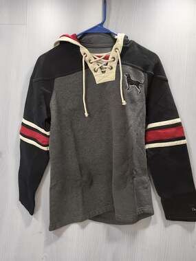 The Black Dog Tavern Co. Grey and Black Hockey Lacer Pullover Hoodie